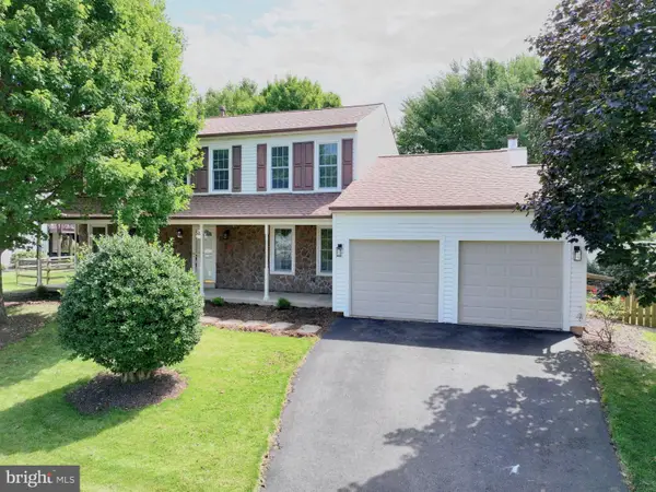 5221 Belle Plains Dr, CENTREVILLE, VA 20120