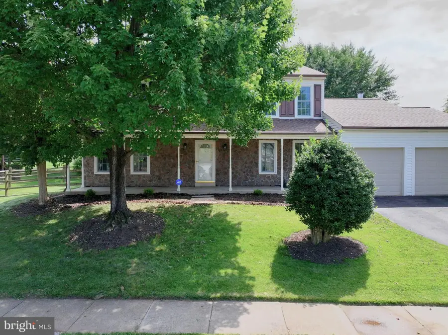 5221 Belle Plains Dr, Centreville, VA 20120 - #3