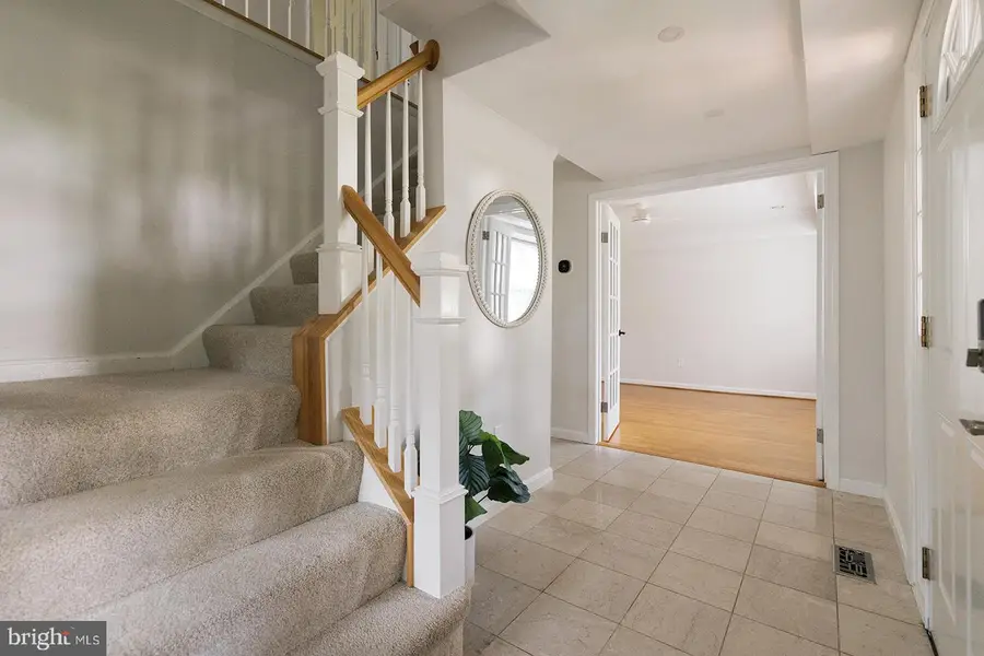 12824 Mount Royal Ln, Fairfax, VA 22033 - #3