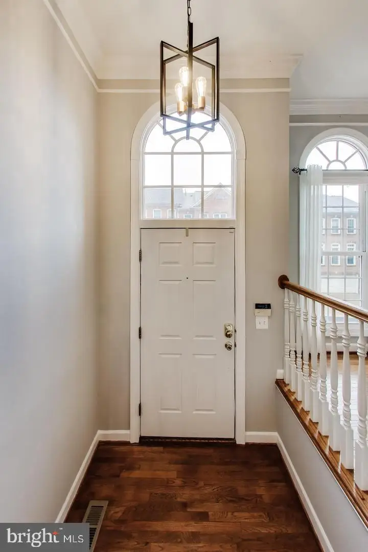 8026 Kidwell Town Ct, Vienna, VA 22182 - #3