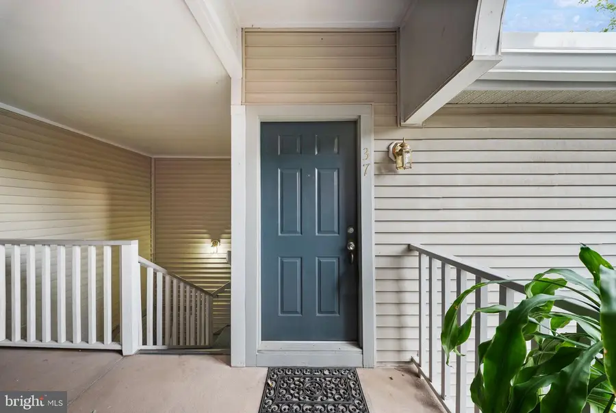 5636 Willoughby Newton Dr #37, Centreville, VA 20120 - #2