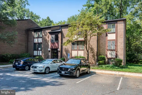 9745 Kings Crown Ct #1, FAIRFAX, VA 22031
