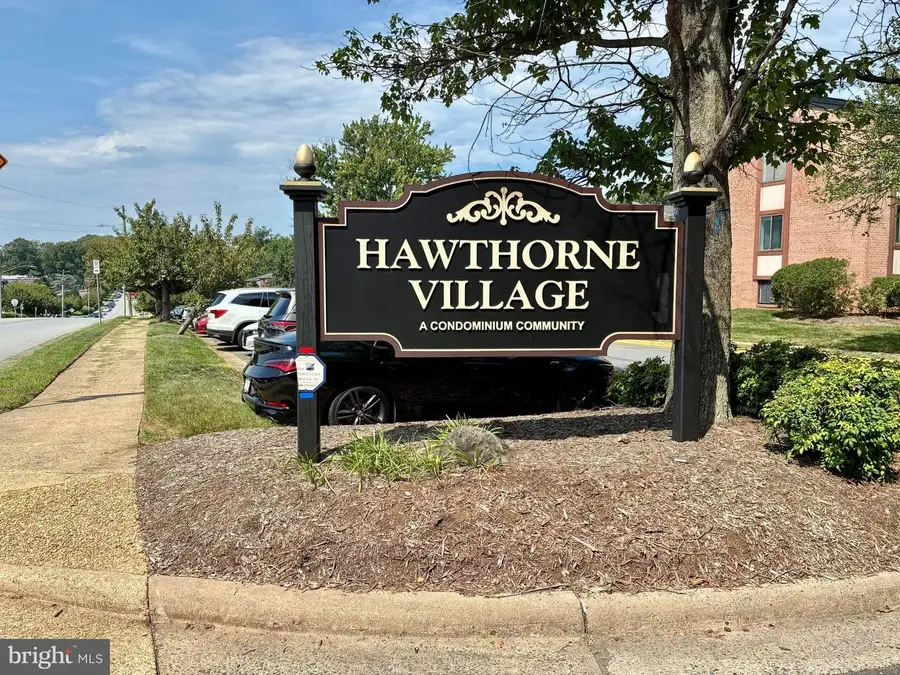9745 Kings Crown Ct #1, Fairfax, VA 22031 - #2