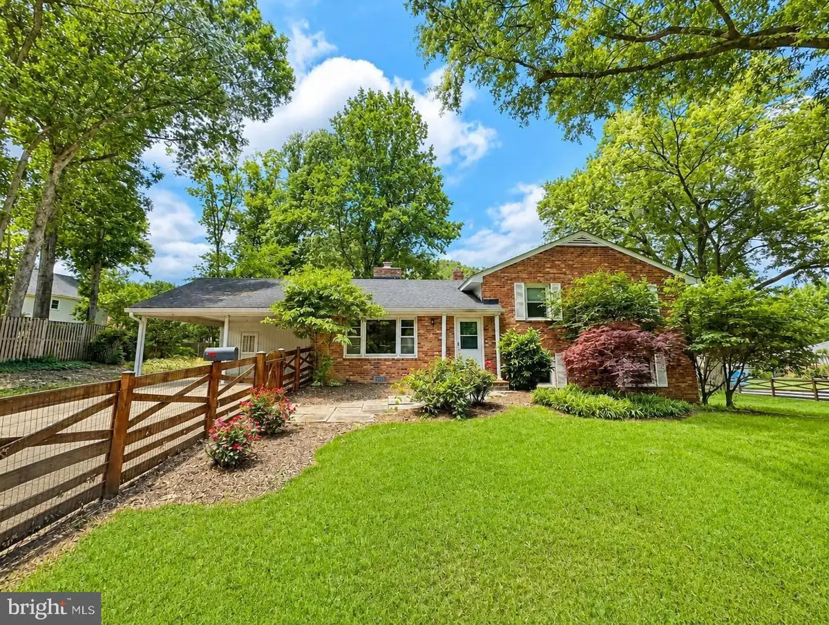 6800 Ava St, Springfield, VA 22152 - #1