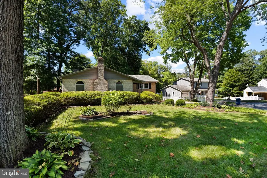 6604 Grey Fox Dr, Springfield, VA 22152 - #2