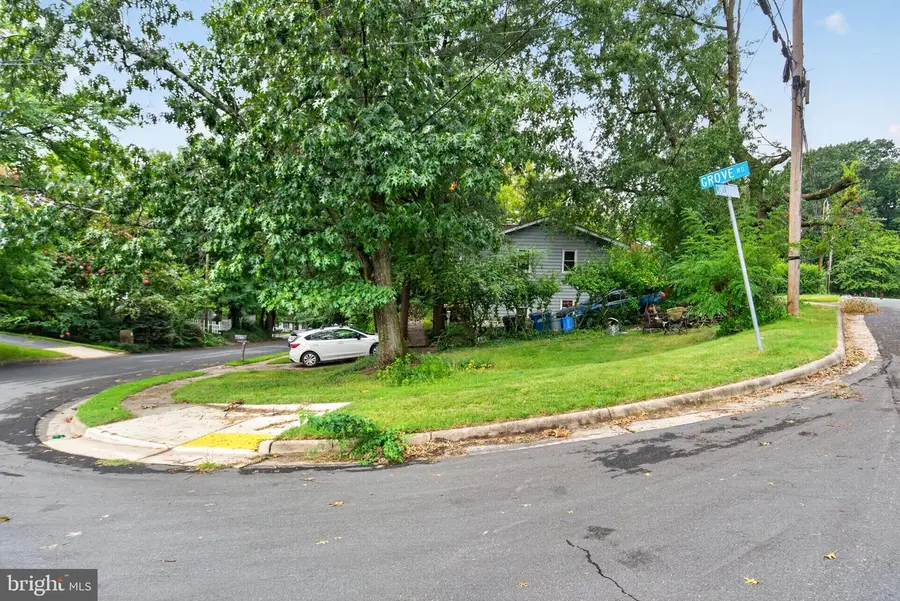 7004 Grove Rd, Alexandria, VA 22306 - #3