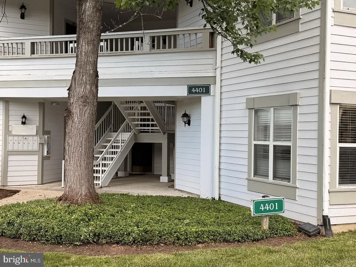 4401 Fair Stone Dr #102, Fairfax, VA 22033 - #1