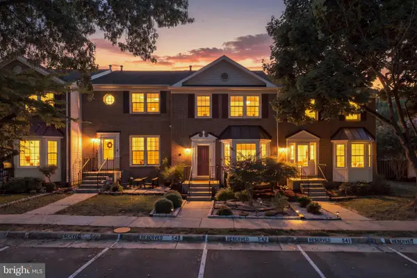 6614 Sky Blue Ct, ALEXANDRIA, VA 22315