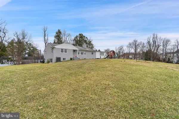 10022 Colvin Run, GREAT FALLS, VA 22066