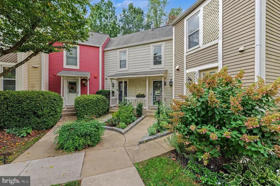 1731 Quietree Dr, Reston, VA 20194 - #3