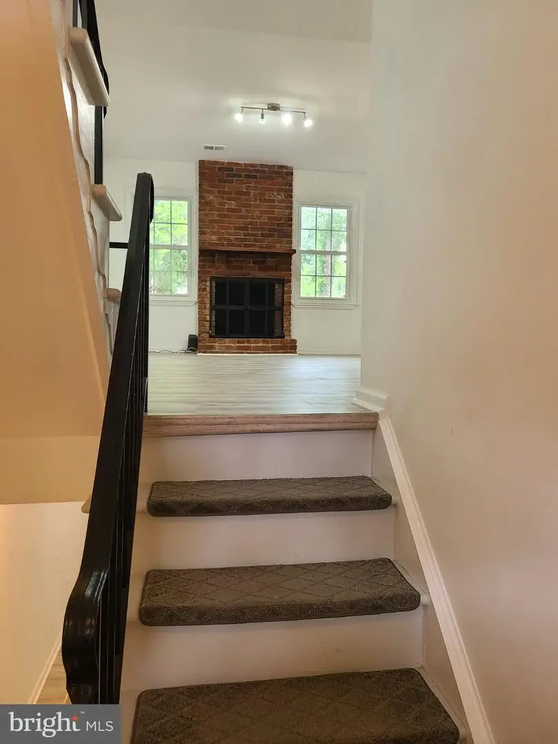 5569 Kendrick Ln, Burke, VA 22015 - #2