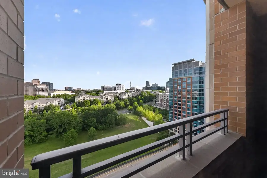 8220 Crestwood Heights Dr #1410, McLean, VA 22102 - #3