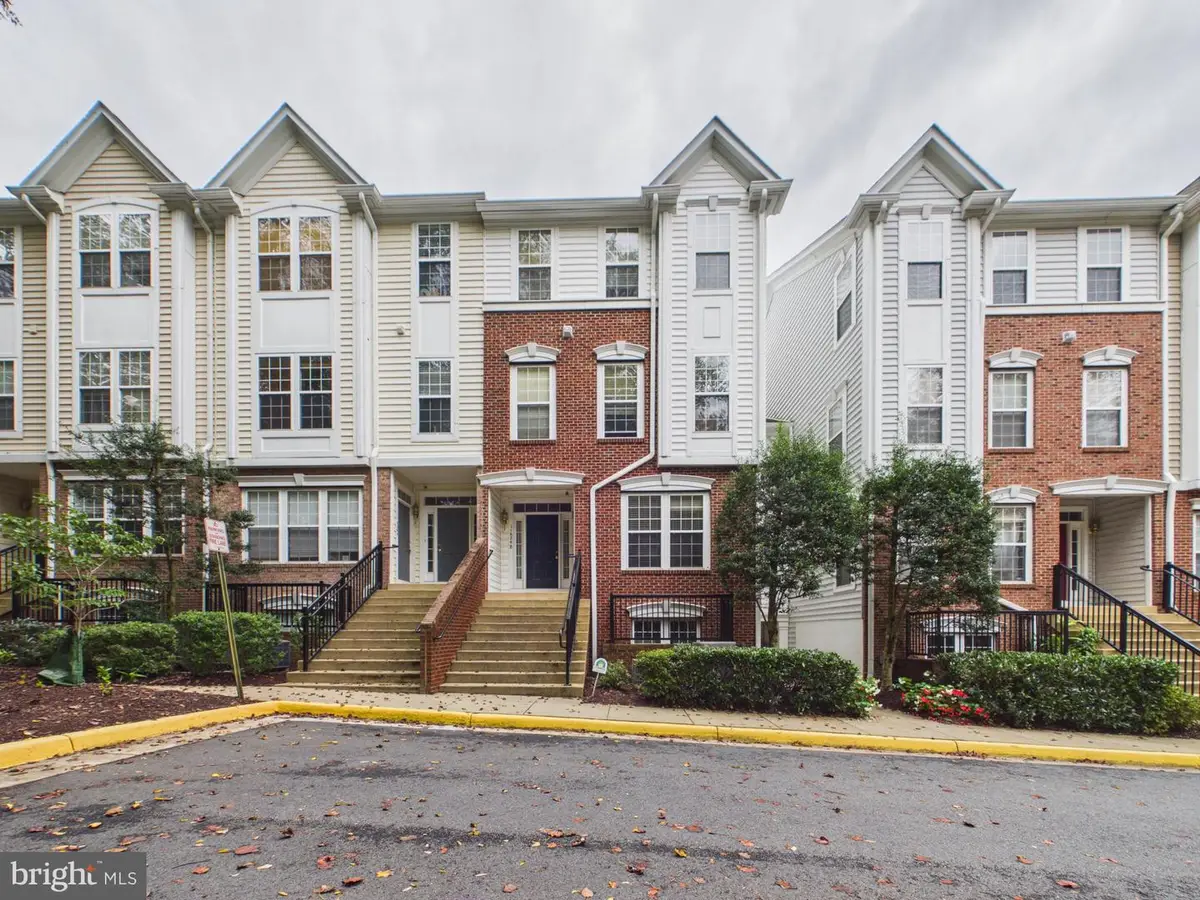 11626 - A Cavalier Landing Ct, Fairfax, VA 22030 - #1