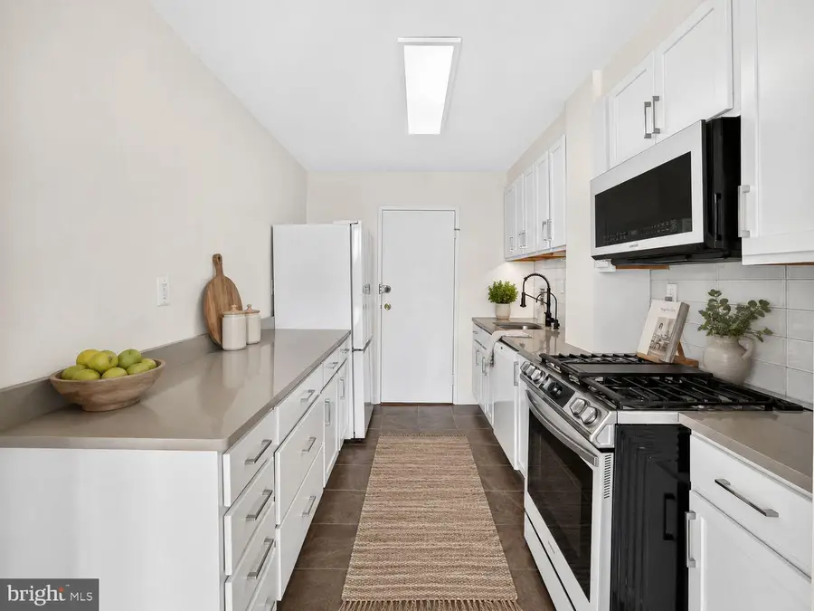 6641 E Wakefield Dr #809, Alexandria, VA 22307 - #3