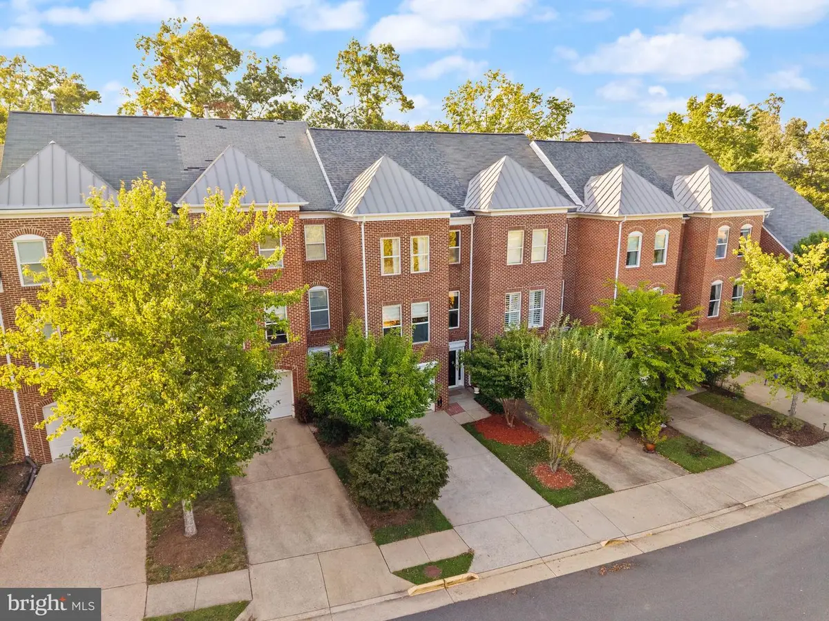 12091 Edgemere Cir, Reston, VA 20190 - #1