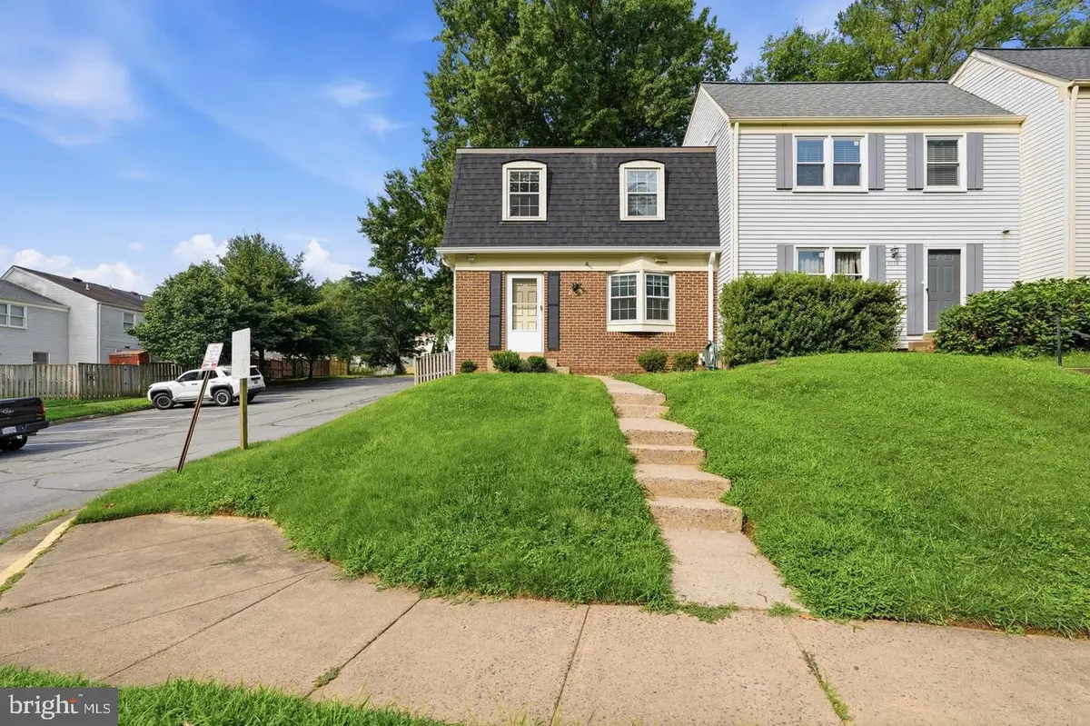 3158 Ellenwood Dr, Fairfax, VA 22031 - #1
