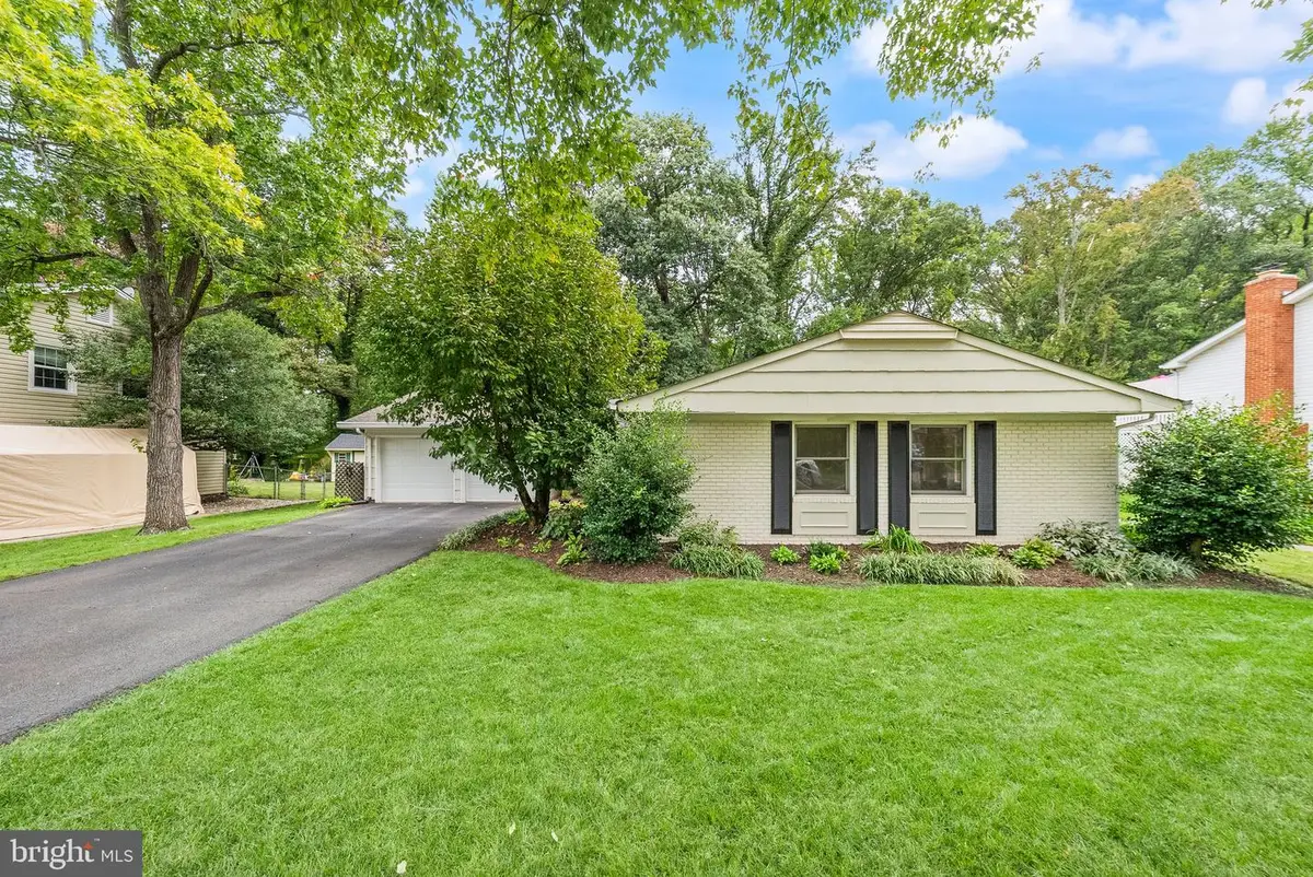 13127 Madonna Ln, Fairfax, VA 22033 - #1