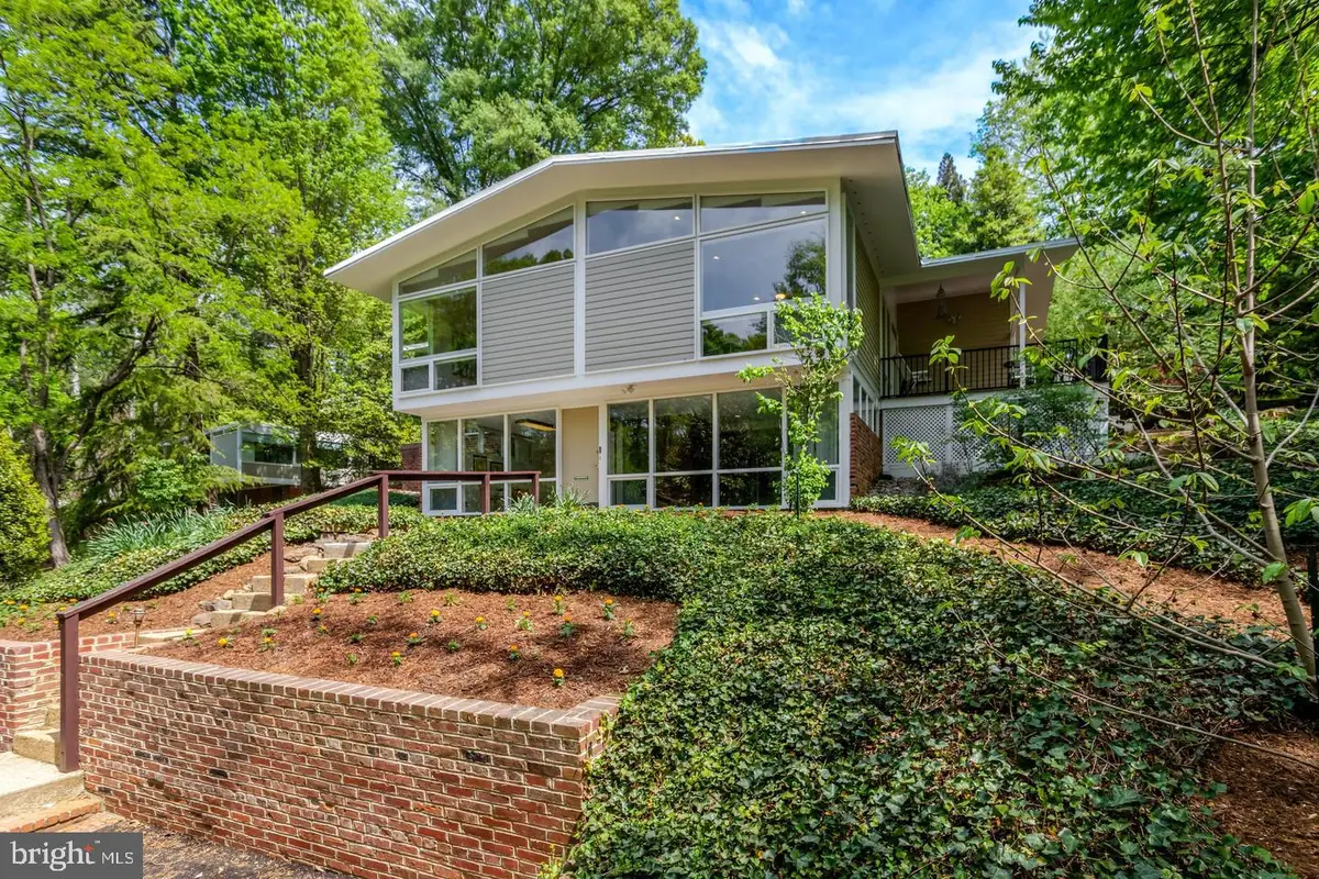 7413 Rebecca Dr, Alexandria, VA 22307 - #1