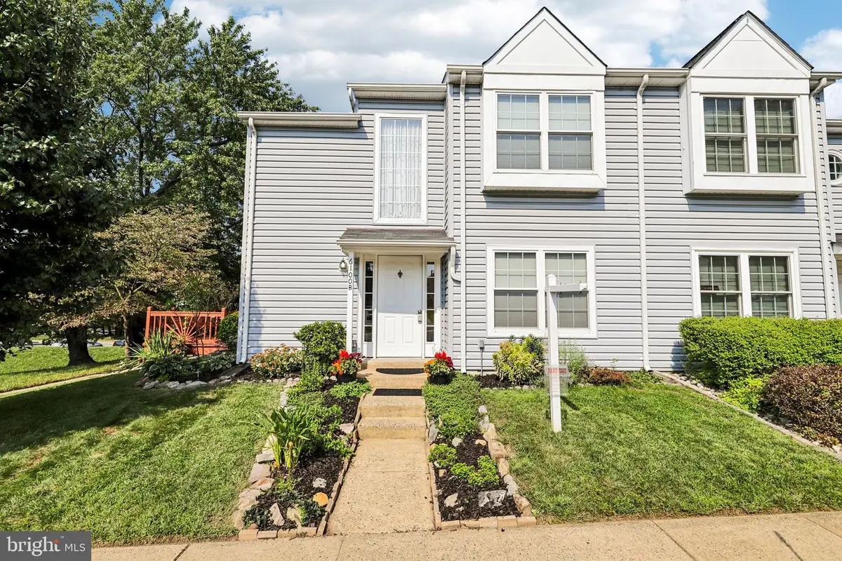 6100 Hoskins Hollow Cir, Centreville, VA 20121 - #1