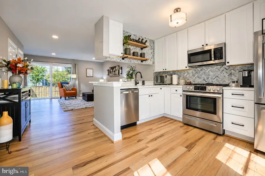 6500 Old Carriage Ln, Alexandria, VA 22315 - #2