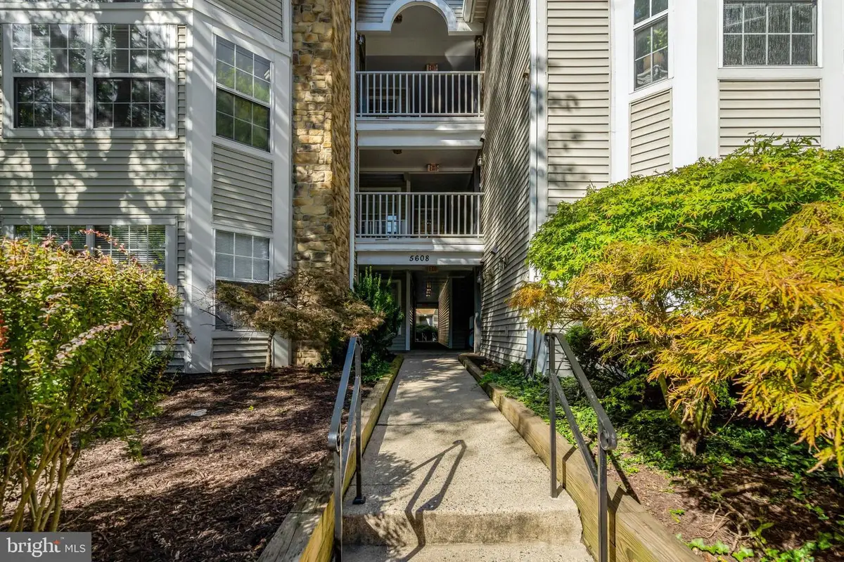 5608 Willoughby Newton Dr #24, Centreville, VA 20120 - #1