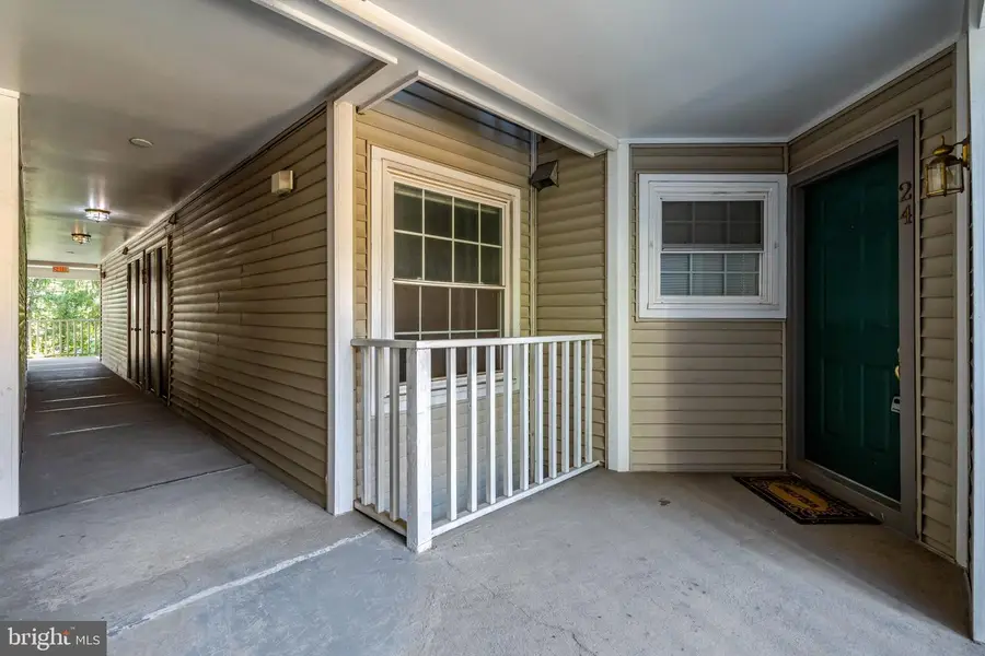 5608 Willoughby Newton Dr #24, Centreville, VA 20120 - #2