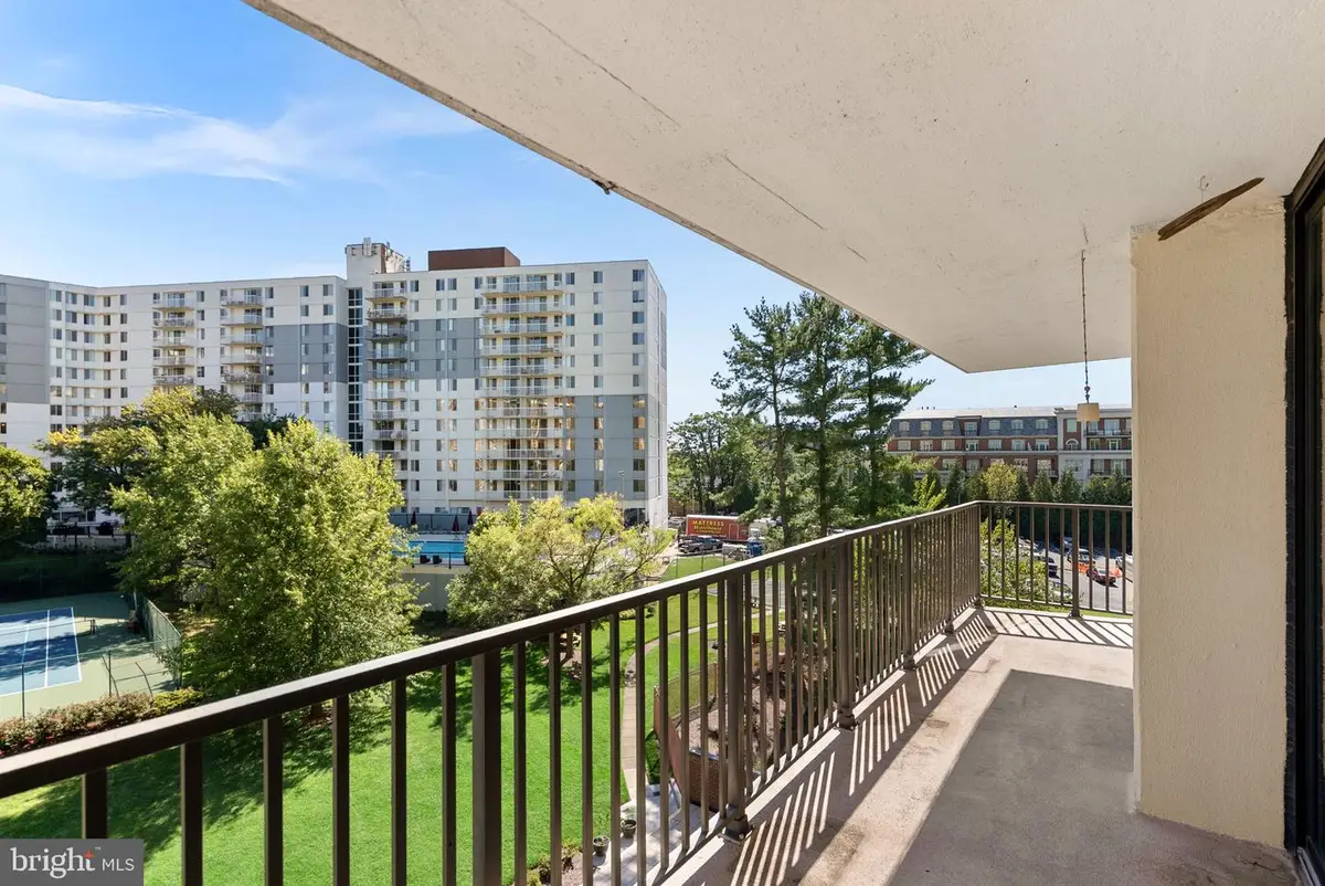 6800 Fleetwood Rd #520, McLean, VA 22101 - #1