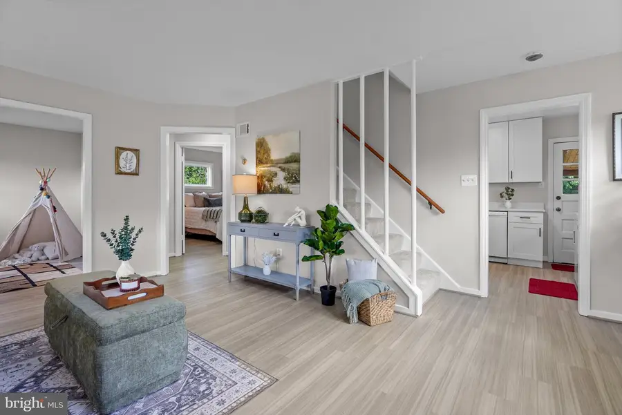 6927 Columbia Dr, Alexandria, VA 22307 - #3