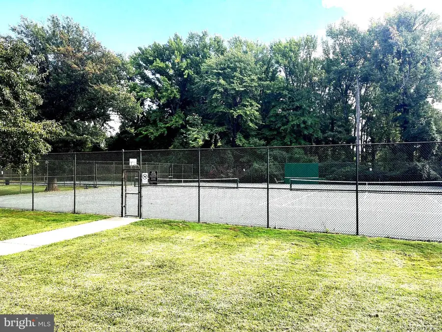 6621 Wakefield Dr #419, Alexandria, VA 22307 - #2