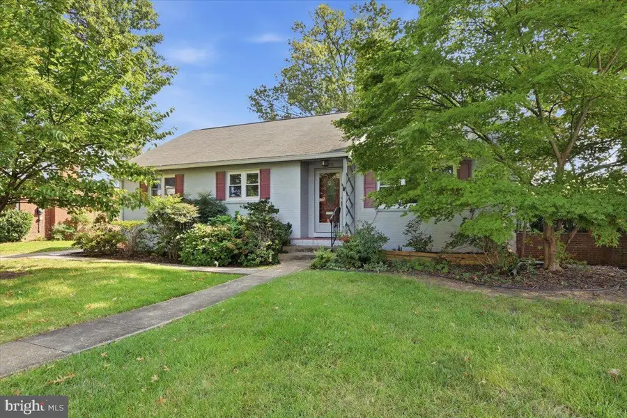 5911 Grayson St, Springfield, VA 22150 - #3