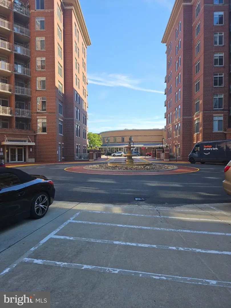 4480 Market Commons Dr #713, Fairfax, VA 22033 - #1