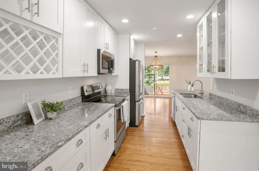 3118 Borge St, Oakton, VA 22124 - #3