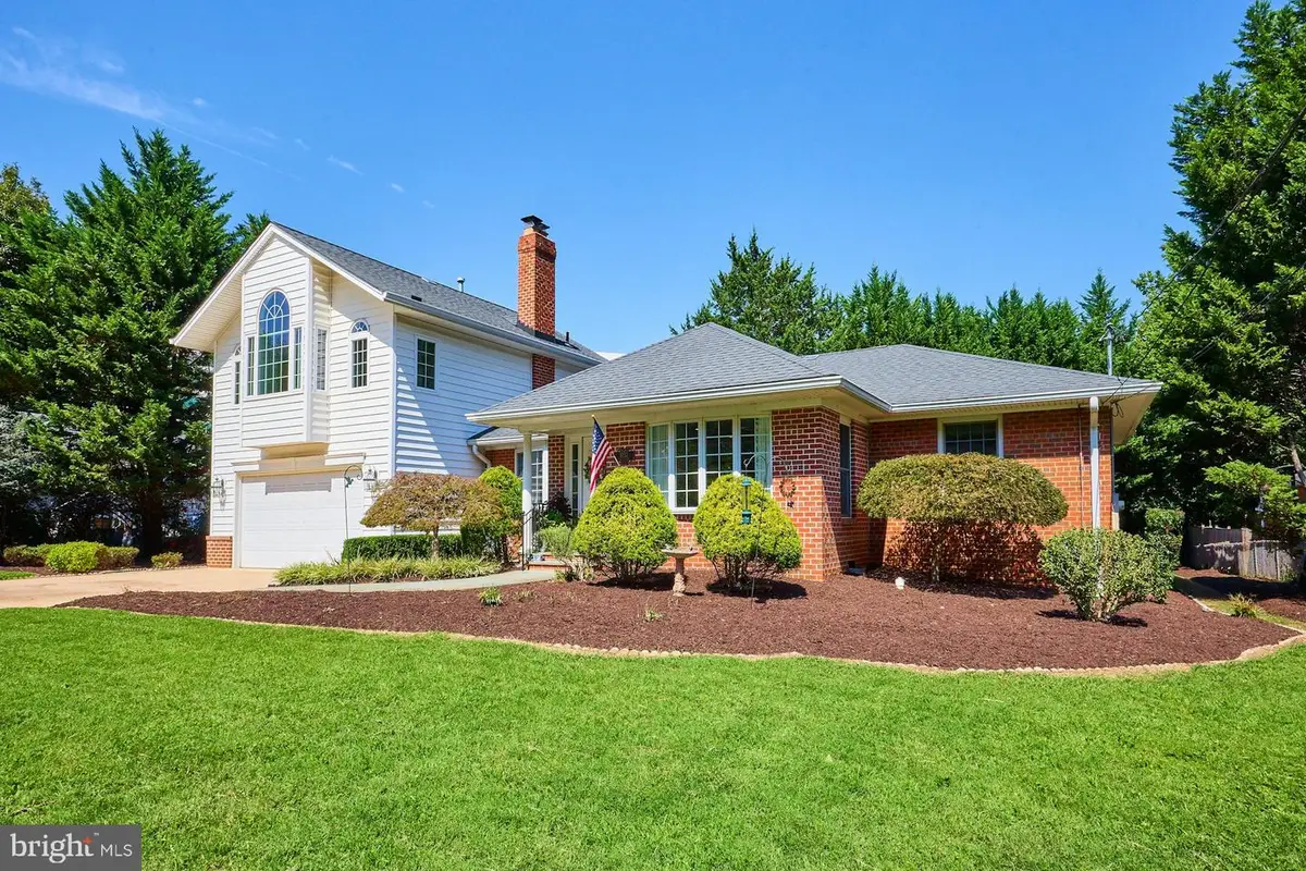 3032 Crane Dr, Falls Church, VA 22042 - #1