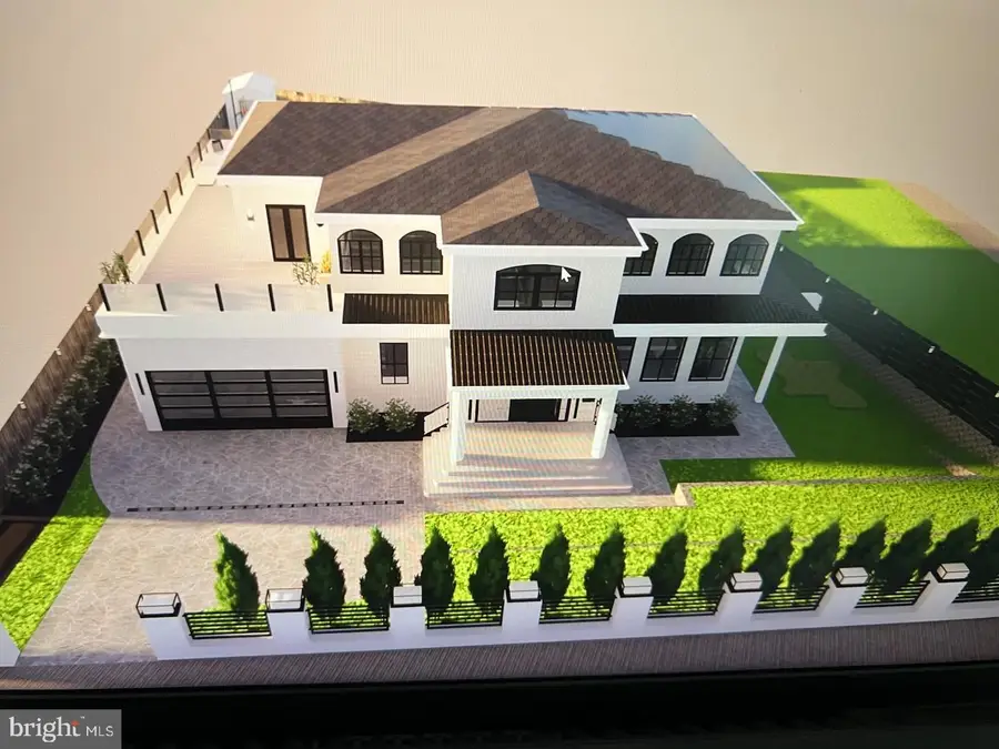 2155 Pimmit Dr, Falls Church, VA 22043 - #2