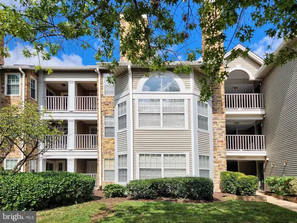 5605 Willoughby Newton Dr #22, CENTREVILLE, VA 20120