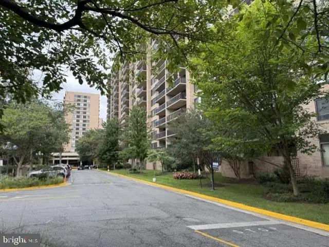 3713 S George Mason Dr S #704, Falls Church, VA 22041 - #1