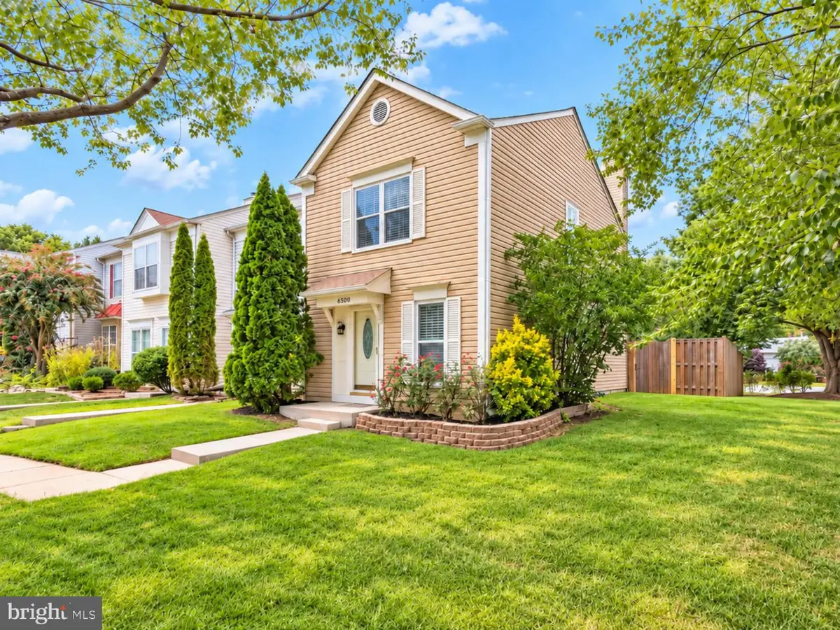 6500 Old Carriage Dr, Alexandria, VA 22315 - #1