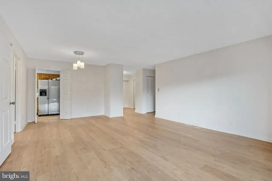 3800 Powell Ln #619, Falls Church, VA 22041 - #3