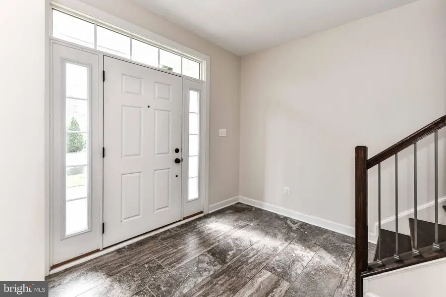 3160 Yeager Dr, Herndon, VA 20171 - #2