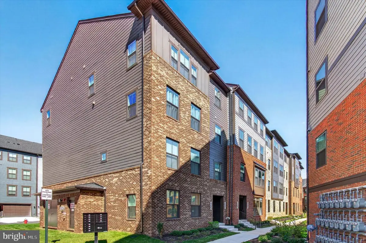 4373 Black Tulip Way #241, Chantilly, VA 20151 - #1