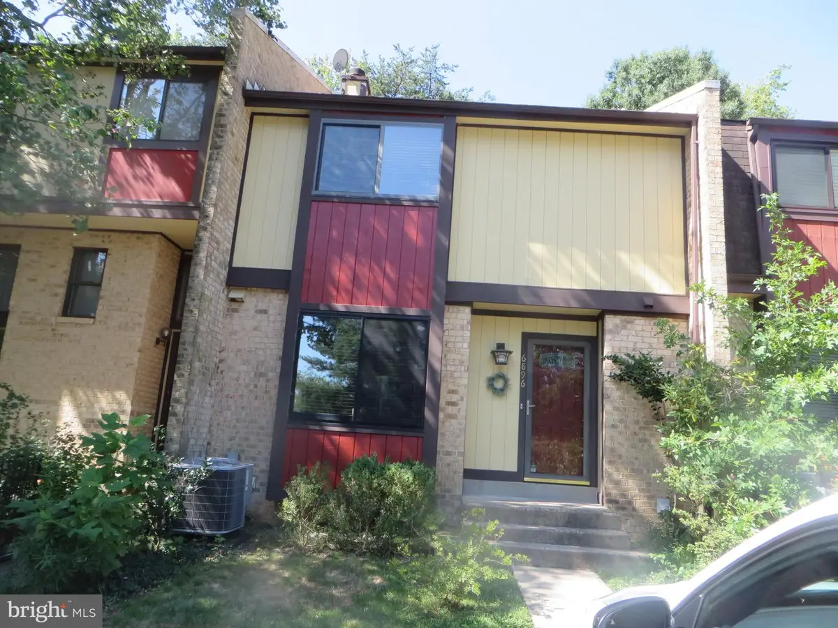 6896 Deer Run Dr, Alexandria, VA 22306 - #1