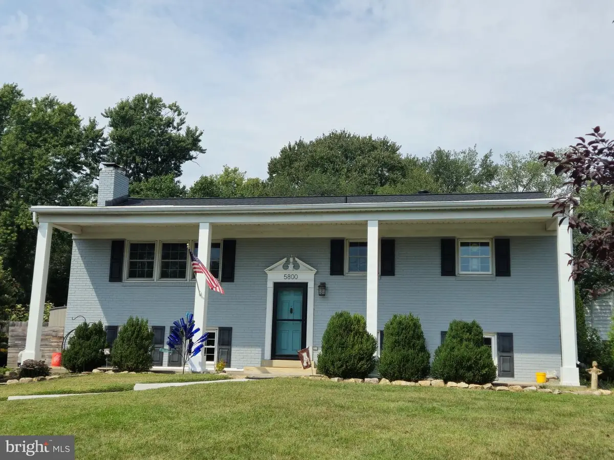 5800 Ashfield Rd, Alexandria, VA 22315 - #1