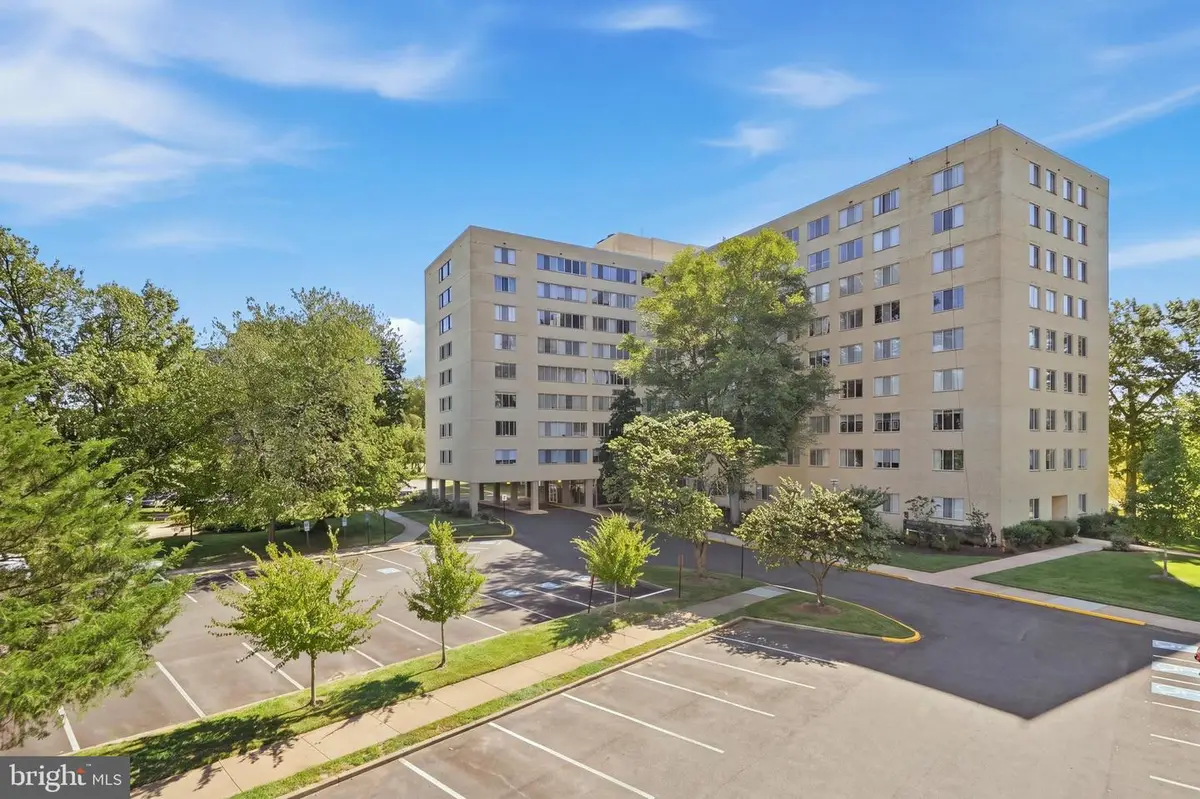 6631 Wakefield Dr #210, Alexandria, VA 22307 - #1