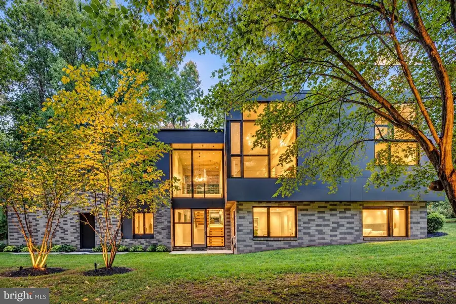 7815 Old Falls Rd, McLean, VA 22102 - #2