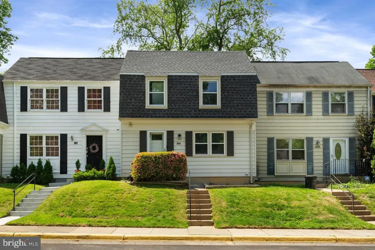 3050 Silent Valley Dr, Fairfax, VA 22031 - #1
