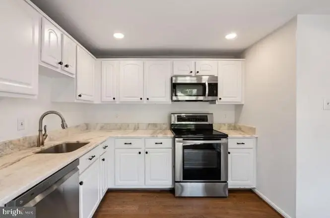 3050 Silent Valley Dr, Fairfax, VA 22031 - #3