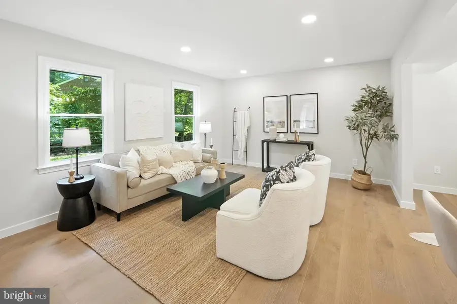 2402 Beekay Ct, Vienna, VA 22181 - #3