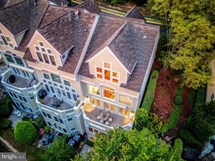 2068 Beacon Heights Dr, Reston, VA 20191 - #3