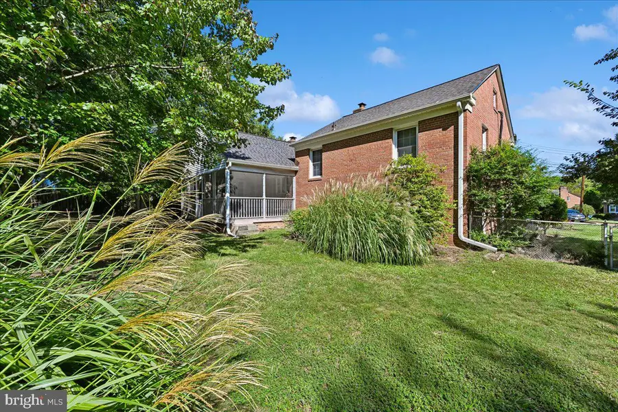 6112 Fox Hill St, Springfield, VA 22150 - #2