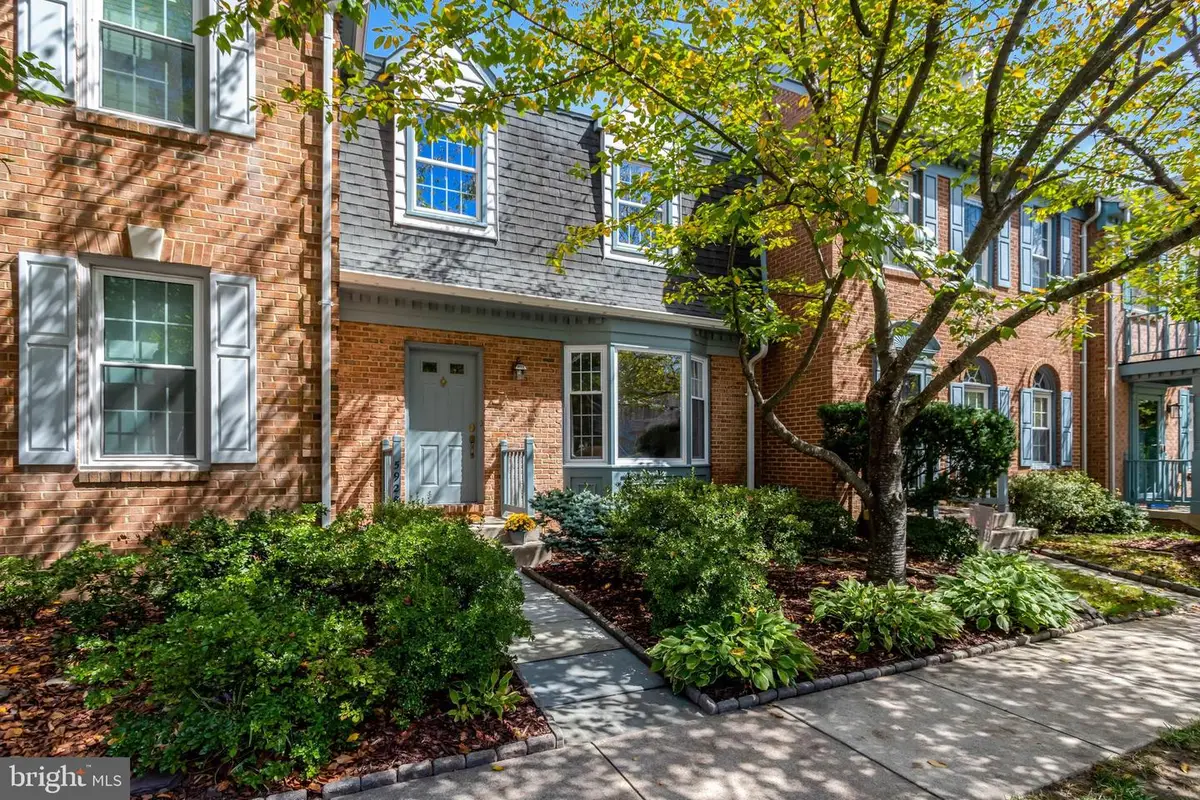 5928 Wescott Hills Way, Alexandria, VA 22315 - #1
